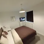 Nhyl Homes Ferienhaus *