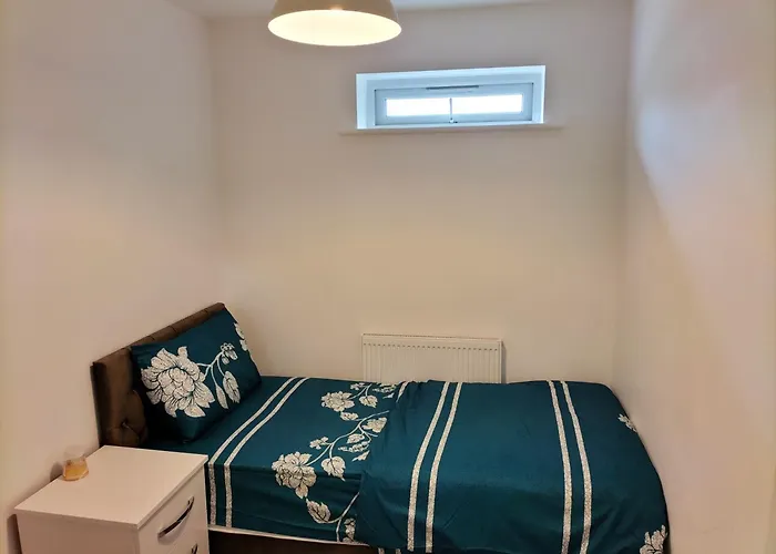 Nhyl Homes * 布雷得佛