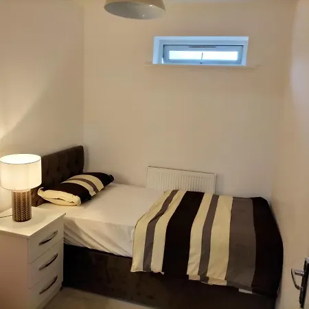 Nhyl Homes Holiday home *