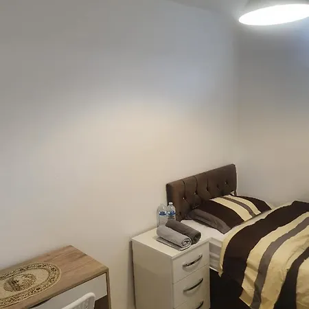 Nhyl Homes Holiday home *